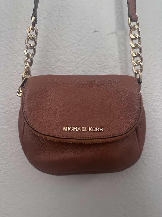 Michael Kors Handbags - Michael Kors Brown Leather Crossbody with Gold Chain